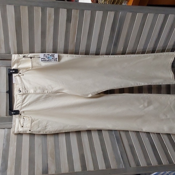 WOMEN'S FLARE LEG DENIM PANT | FUTURE COLLECTIVE | 24 - Picture 3 of 11